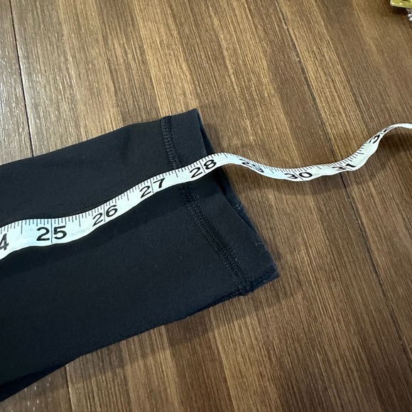 Lululemon Fast & Free 7/8 Tight II *Non-Reflective Nulux 25"
Black
W5BXQS
Size 4 - Picture 6 of 8